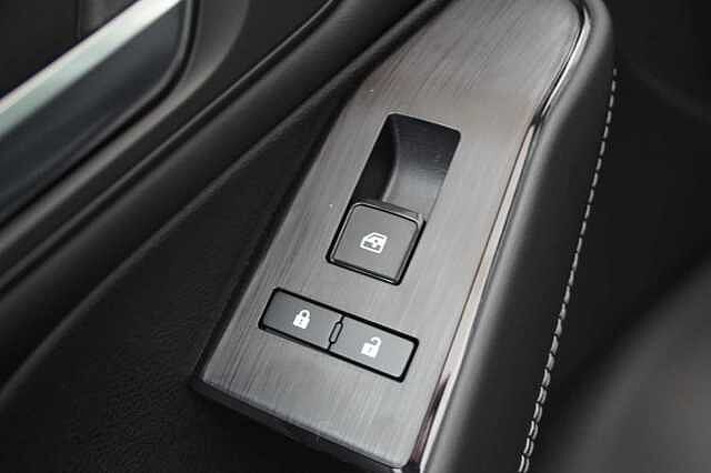 Nissan Qashqai 1.3 DIG-T MH 158 N-Connecta X-Tronic Auto with Sat Nav and 360 View Cameras