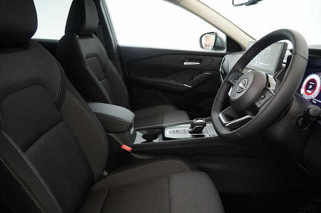 Nissan Qashqai 1.3 DIG-T MH 158 N-Connecta X-Tronic Auto with Sat Nav and 360 View Cameras