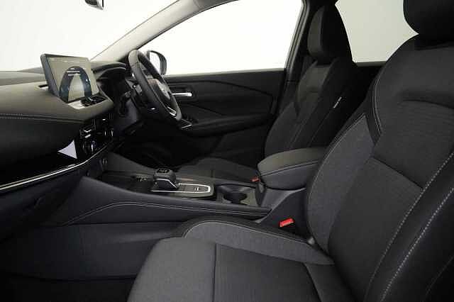 Nissan Qashqai 1.3 DIG-T MH 158 N-Connecta X-Tronic Auto with Sat Nav and 360 View Cameras