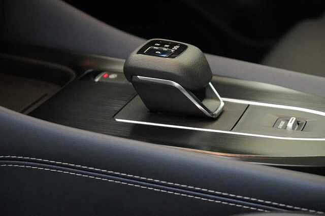 Nissan Qashqai 1.3 DIG-T MH 158 Tekna X-Tronic Auto with Glass Roof and Pro Pilot Assist