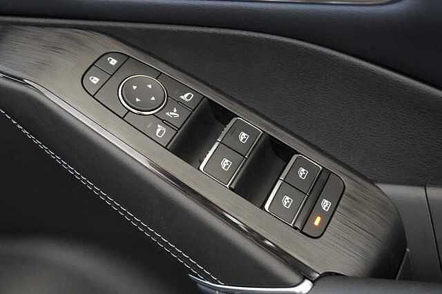 Nissan Qashqai 1.3 DIG-T MH 158 Tekna X-Tronic Auto with Glass Roof and Pro Pilot Assist