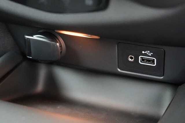 Nissan Juke 1.0 DIG-T 114 N-Connecta with Sat Nav and Rear View Camera