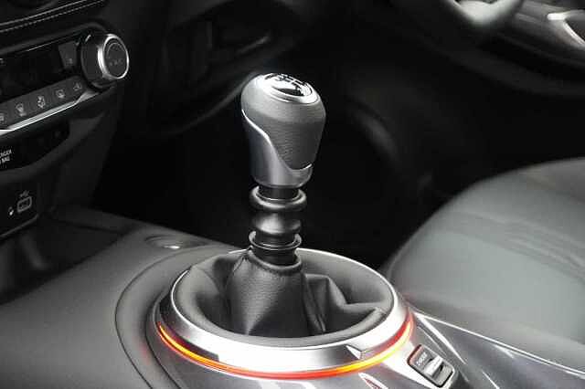 Nissan Juke 1.0 DIG-T 114 N-Connecta with Sat Nav and Rear View Camera