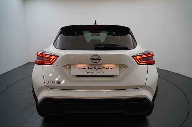 Nissan Juke 1.0 DIG-T 114 N-Connecta with Sat Nav and Rear View Camera