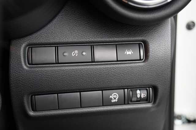 Nissan Juke 1.0 DIG-T 114 N-Connecta with Sat Nav and Rear View Camera