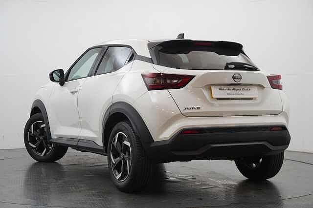 Nissan Juke 1.0 DIG-T 114 N-Connecta with Sat Nav and Rear View Camera