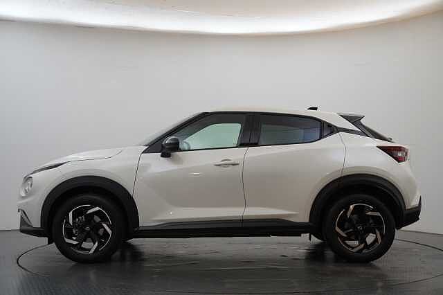 Nissan Juke 1.0 DIG-T 114 N-Connecta with Sat Nav and Rear View Camera