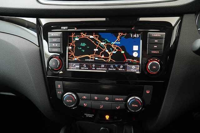 Nissan Qashqai 1.3 DIG-T 140 Acenta Premium with Sat Nav and Rear View Camera
