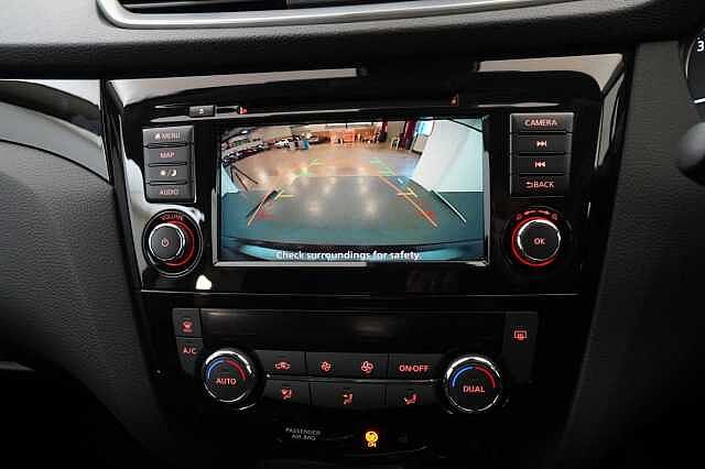 Nissan Qashqai 1.3 DIG-T 140 Acenta Premium with Sat Nav and Rear View Camera