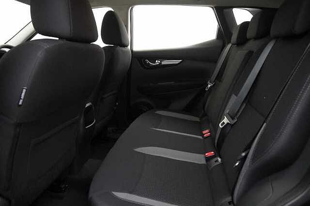 Nissan Qashqai 1.3 DIG-T 140 Acenta Premium with Sat Nav and Rear View Camera