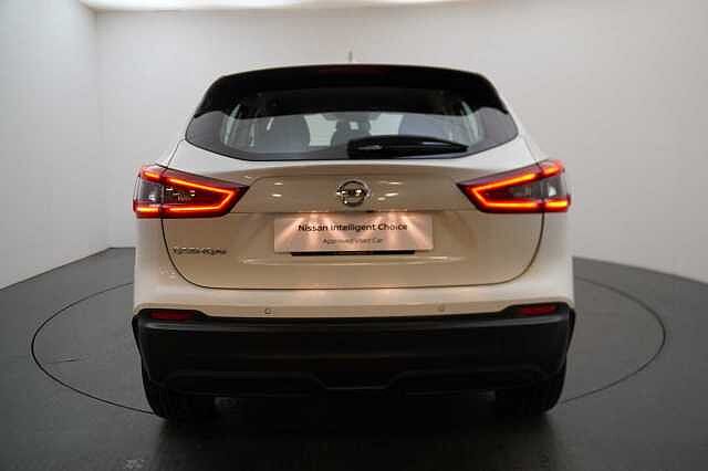Nissan Qashqai 1.3 DIG-T 140 Acenta Premium with Sat Nav and Rear View Camera
