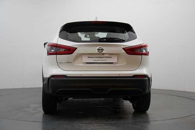 Nissan Qashqai 1.3 DIG-T 140 Acenta Premium with Sat Nav and Rear View Camera
