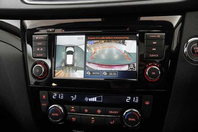 Nissan Qashqai 1.3 DIG-T 160 N-Connecta DCT Auto with Glass Roof + Nav &amp; 360 View Cameras