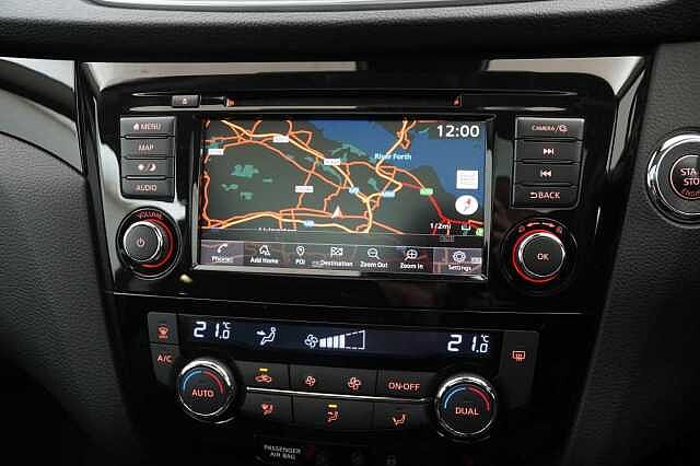 Nissan Qashqai 1.3 DIG-T 160 N-Connecta DCT Auto with Glass Roof + Nav &amp; 360 View Cameras