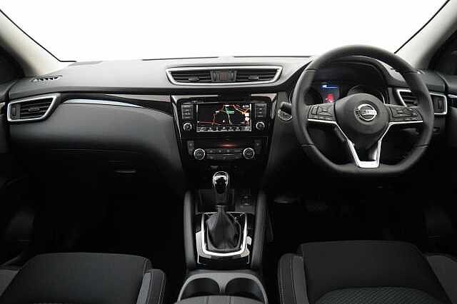 Nissan Qashqai 1.3 DIG-T 160 N-Connecta DCT Auto with Glass Roof + Nav &amp; 360 View Cameras