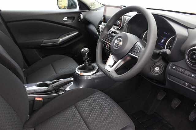 Nissan Juke 1.0 DIG-T 114 Acenta with Rear Camera + Apple and Android Integration