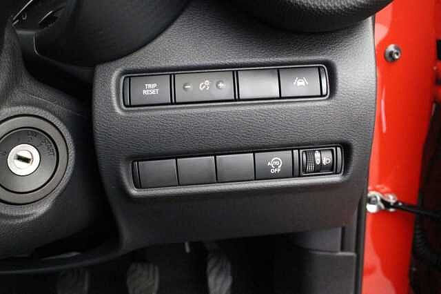 Nissan Juke 1.0 DIG-T 114 Acenta with Rear Camera + Apple and Android Integration