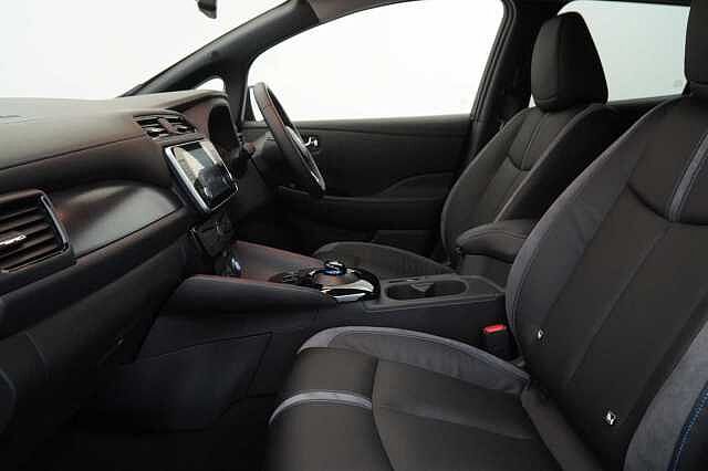 Nissan LEAF 40KW Tekna Auto with BOSE Audio and Pro Pilot Technology