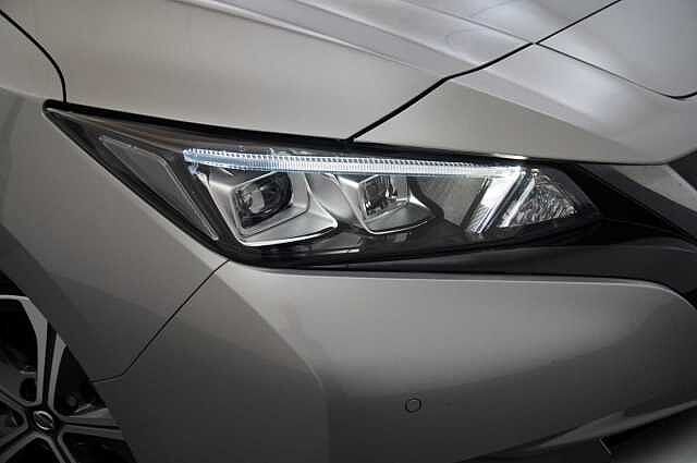 Nissan LEAF 40KW Tekna Auto with BOSE Audio and Pro Pilot Technology