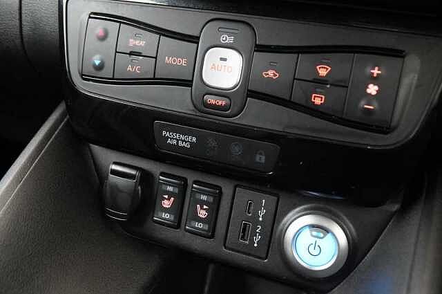 Nissan LEAF 40KW Tekna Auto with BOSE Audio and Pro Pilot Technology