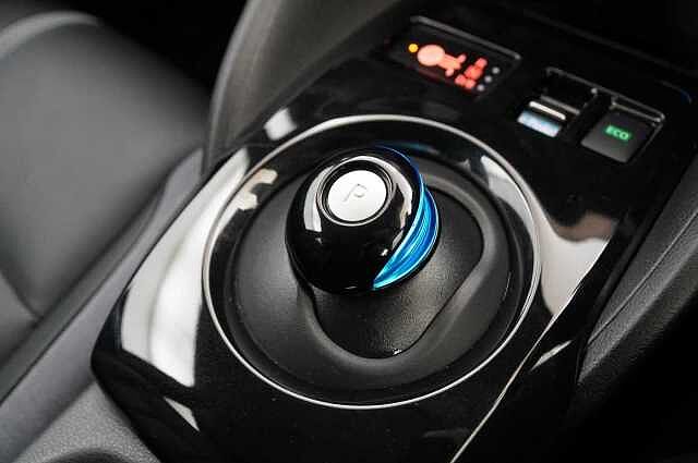 Nissan LEAF 40KW Tekna Auto with BOSE Audio and Pro Pilot Technology