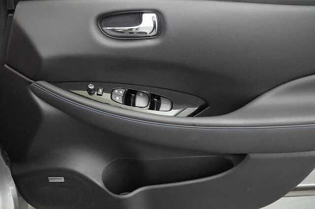 Nissan LEAF 40KW Tekna Auto with BOSE Audio and Pro Pilot Technology