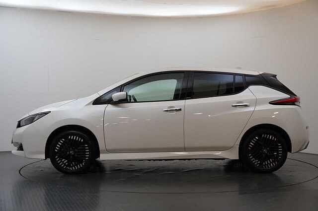 Nissan LEAF 39KW N-Connecta Auto with Sat Nav and 360 View Cameras