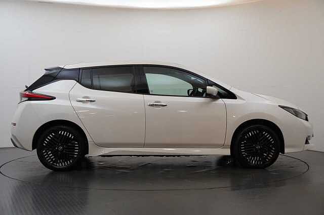 Nissan LEAF 39KW N-Connecta Auto with Sat Nav and 360 View Cameras