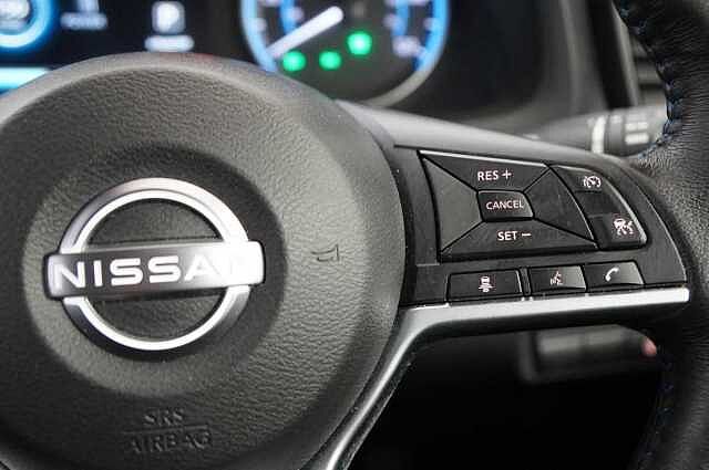 Nissan LEAF 39KW N-Connecta Auto with Sat Nav and 360 View Cameras