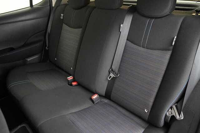 Nissan LEAF 39KW N-Connecta Auto with Sat Nav and 360 View Cameras