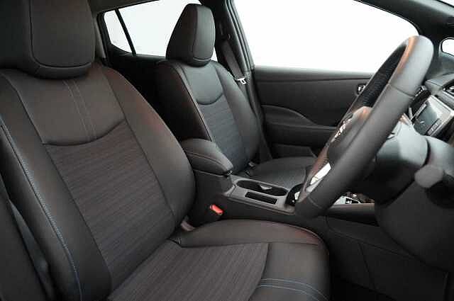 Nissan LEAF 39KW N-Connecta Auto with Sat Nav and 360 View Cameras