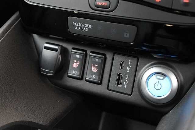 Nissan LEAF 39KW N-Connecta Auto with Sat Nav and 360 View Cameras