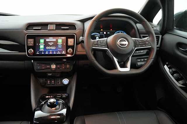 Nissan LEAF 39KW N-Connecta Auto with Sat Nav and 360 View Cameras