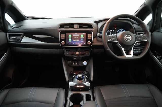 Nissan LEAF 39KW N-Connecta Auto with Sat Nav and 360 View Cameras