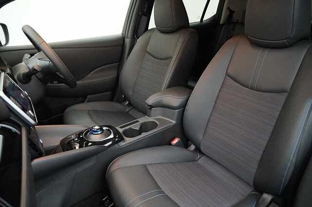 Nissan LEAF 39KW N-Connecta Auto with Sat Nav and 360 View Cameras
