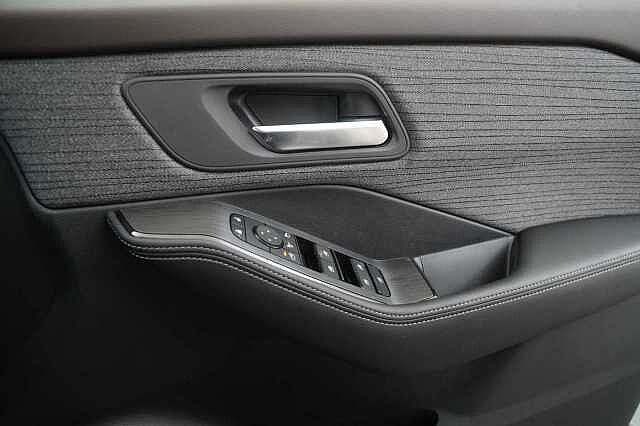 Nissan X-Trail 1.5 213 e-Power e-4ORCE AWD N-Connecta Auto with 5 Seats and 360 Cameras