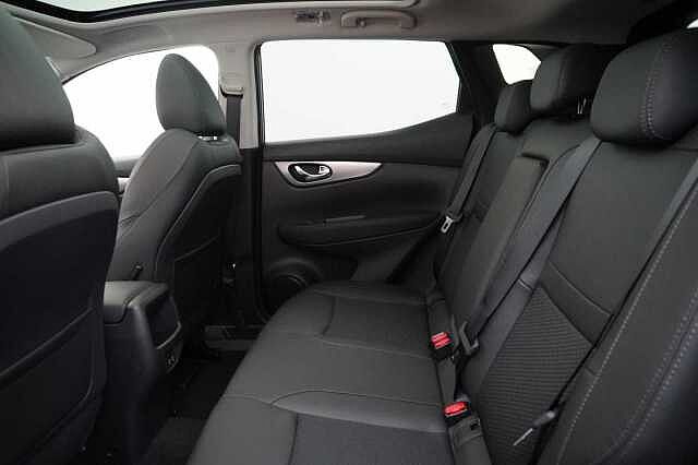 Nissan Qashqai 1.3 DIG-T 160 Tekna DCT Auto with Glass Roof and Pro Pilot Technology