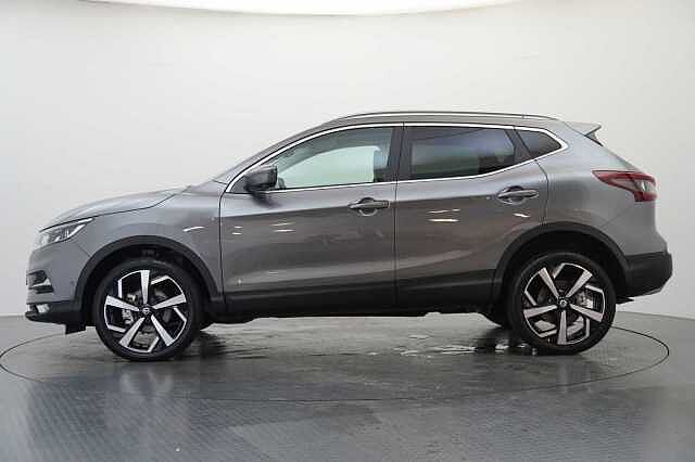 Nissan Qashqai 1.3 DIG-T 160 Tekna DCT Auto with Glass Roof and Pro Pilot Technology