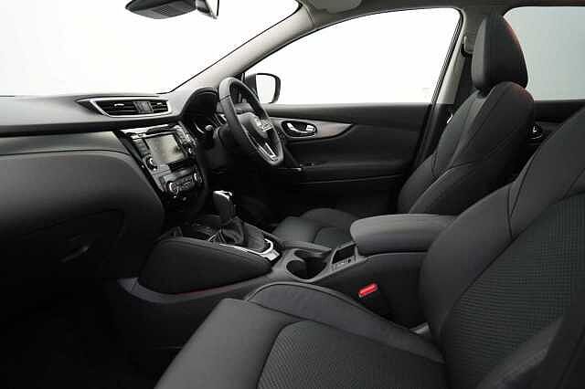 Nissan Qashqai 1.3 DIG-T 160 Tekna DCT Auto with Glass Roof and Pro Pilot Technology
