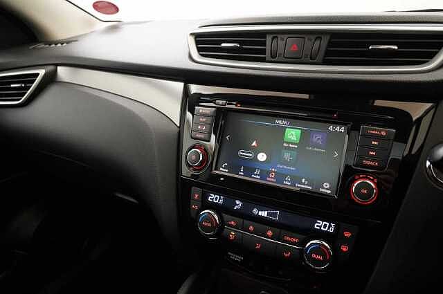 Nissan Qashqai 1.3 DIG-T 160 Tekna DCT Auto with Glass Roof and Pro Pilot Technology