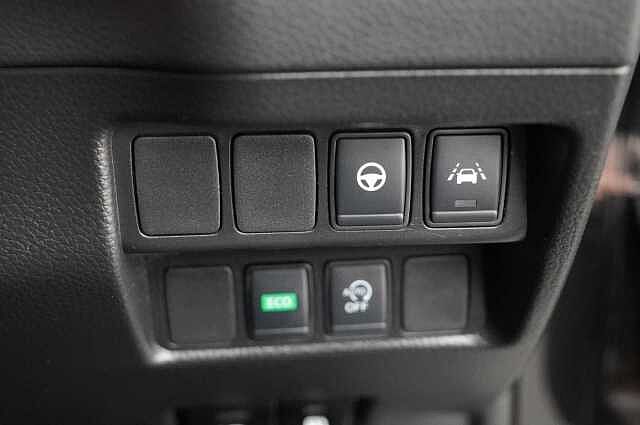 Nissan Qashqai 1.3 DIG-T 160 Tekna DCT Auto with Glass Roof and Pro Pilot Technology