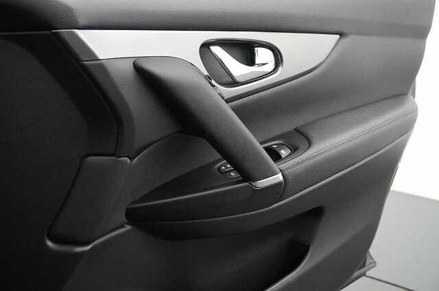 Nissan Qashqai 1.3 DIG-T 160 Tekna DCT Auto with Glass Roof and Pro Pilot Technology