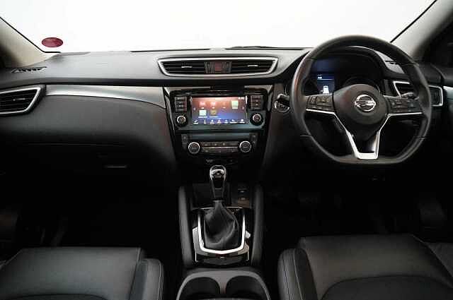 Nissan Qashqai 1.3 DIG-T 160 Tekna DCT Auto with Glass Roof and Pro Pilot Technology