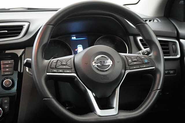 Nissan Qashqai 1.3 DIG-T 160 Tekna DCT Auto with Glass Roof and Pro Pilot Technology