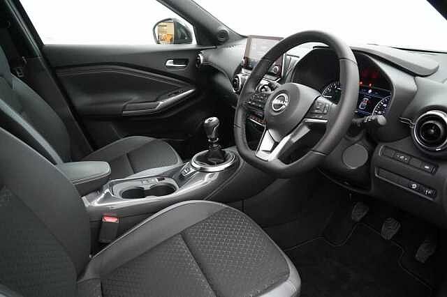 Nissan Juke 1.0 DIG-T 114 N-Connecta with Sat Nav and Rear View Camera