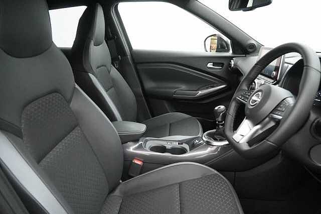 Nissan Juke 1.0 DIG-T 114 N-Connecta with Sat Nav and Rear View Camera