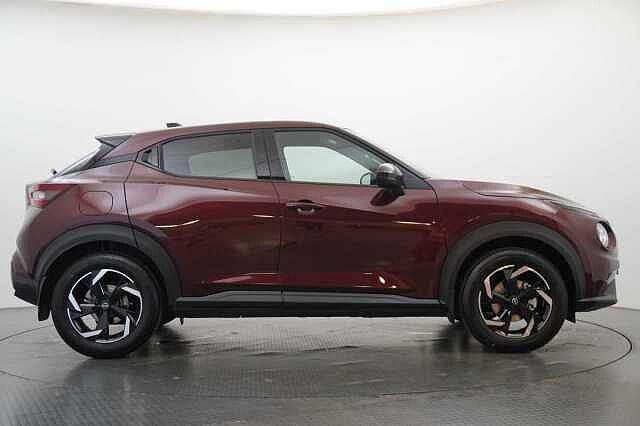 Nissan Juke 1.0 DIG-T 114 N-Connecta with Sat Nav and Rear View Camera
