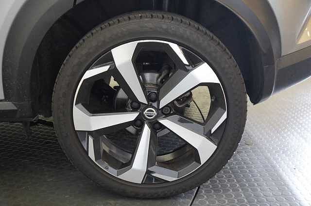 Nissan Juke 1.0 DIG-T 117 Tekna with BOSE and Drive Assist Technology + Two Tone Paint