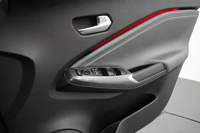 Nissan Juke 1.0 DIG-T 117 Tekna with BOSE and Drive Assist Technology + Two Tone Paint