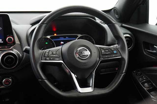 Nissan Juke 1.0 DIG-T 117 Tekna with BOSE and Drive Assist Technology + Two Tone Paint